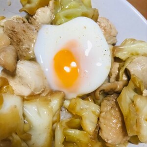 鶏むね肉と春キャベツの照り焼き丼(温玉のせ♪)